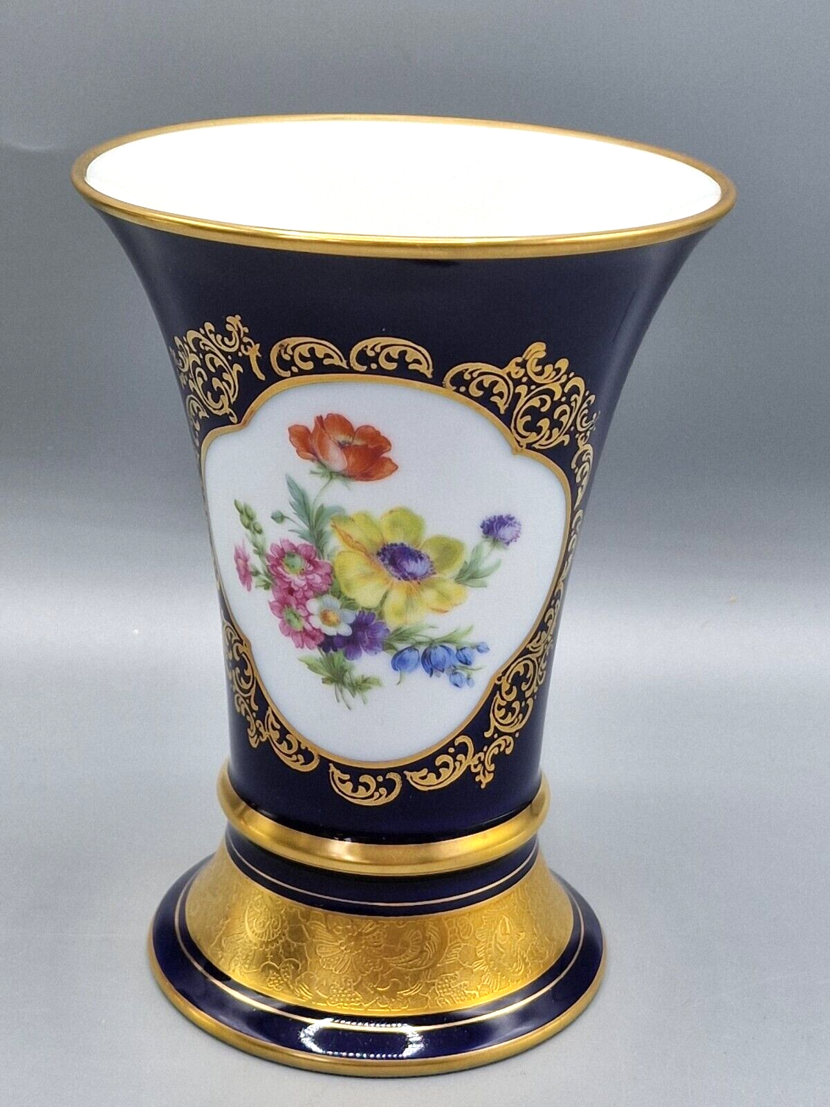 Lindner Porzellan, Vase, Ätzgold Kobalt, Handarbeit